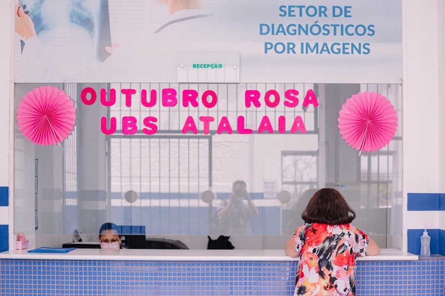 Outubro Rosa tem ações de prevenção e cuidados com a saúde da mulher em Cotia