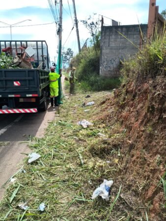 Prefeitura de Cotia mantém frentes de manutenção e zeladoria em diferentes pontos da cidade
