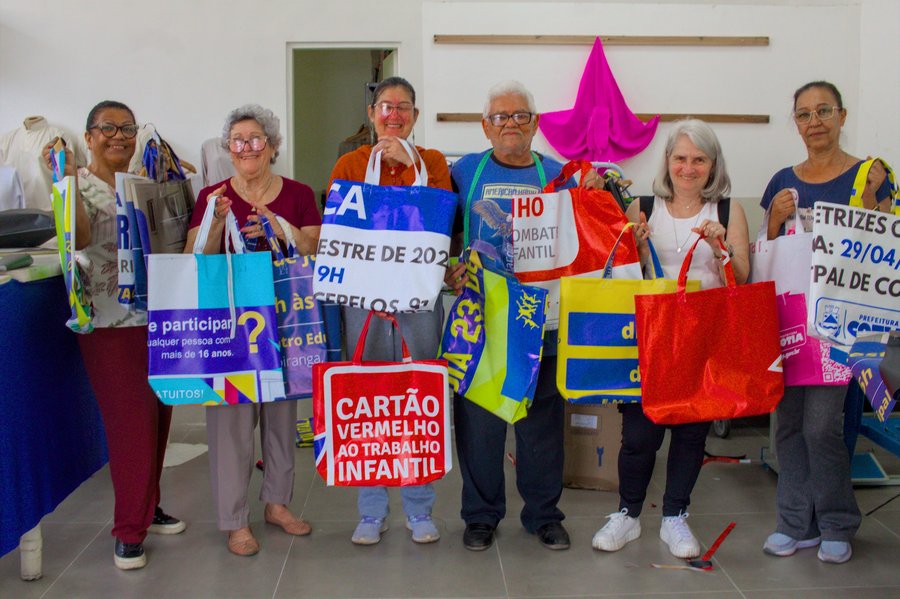 Sustentabilidade e empreendedorismo: oficina de costura transforma lonas publicitárias em sacolas
