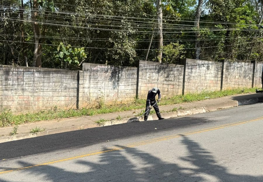 Obras e zeladoria: veja onde a Prefeitura de Cotia realizou serviços nesta semana