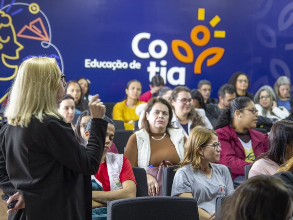 Educação promove formação para 250 professores da Educação Infantil com foco na importância do brincar
