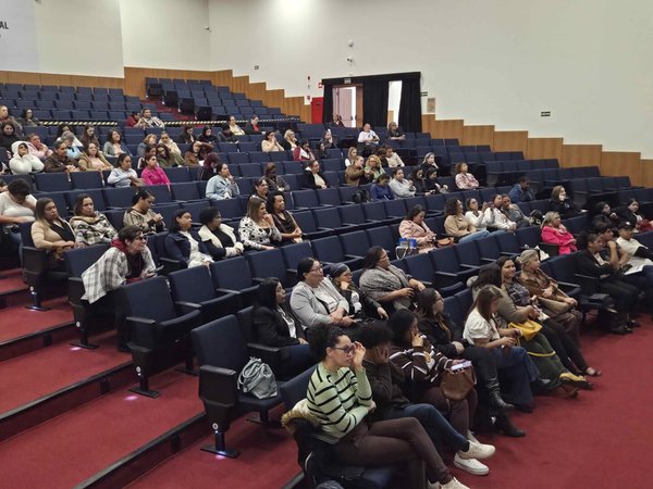 Seminário reúne 200 professores para compartilhar boas práticas na Educação Infantil de Cotia